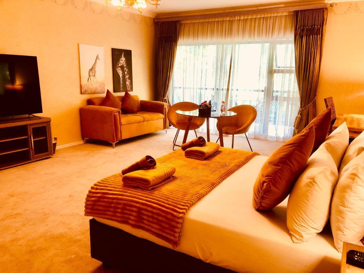 27A On Angus Hotel Johannesburg Buitenkant foto
