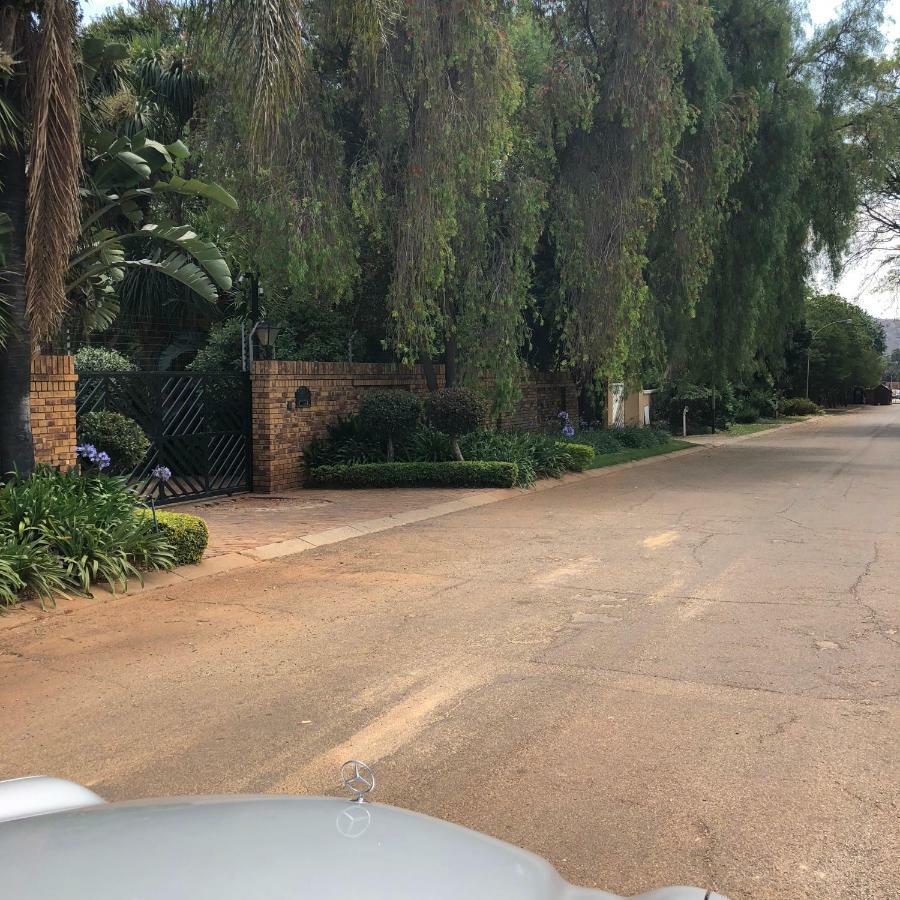 27A On Angus Hotel Johannesburg Buitenkant foto