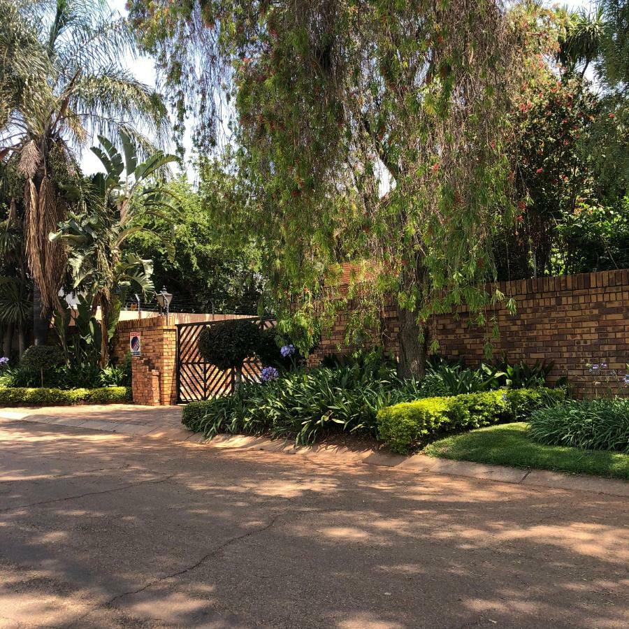 27A On Angus Hotel Johannesburg Buitenkant foto